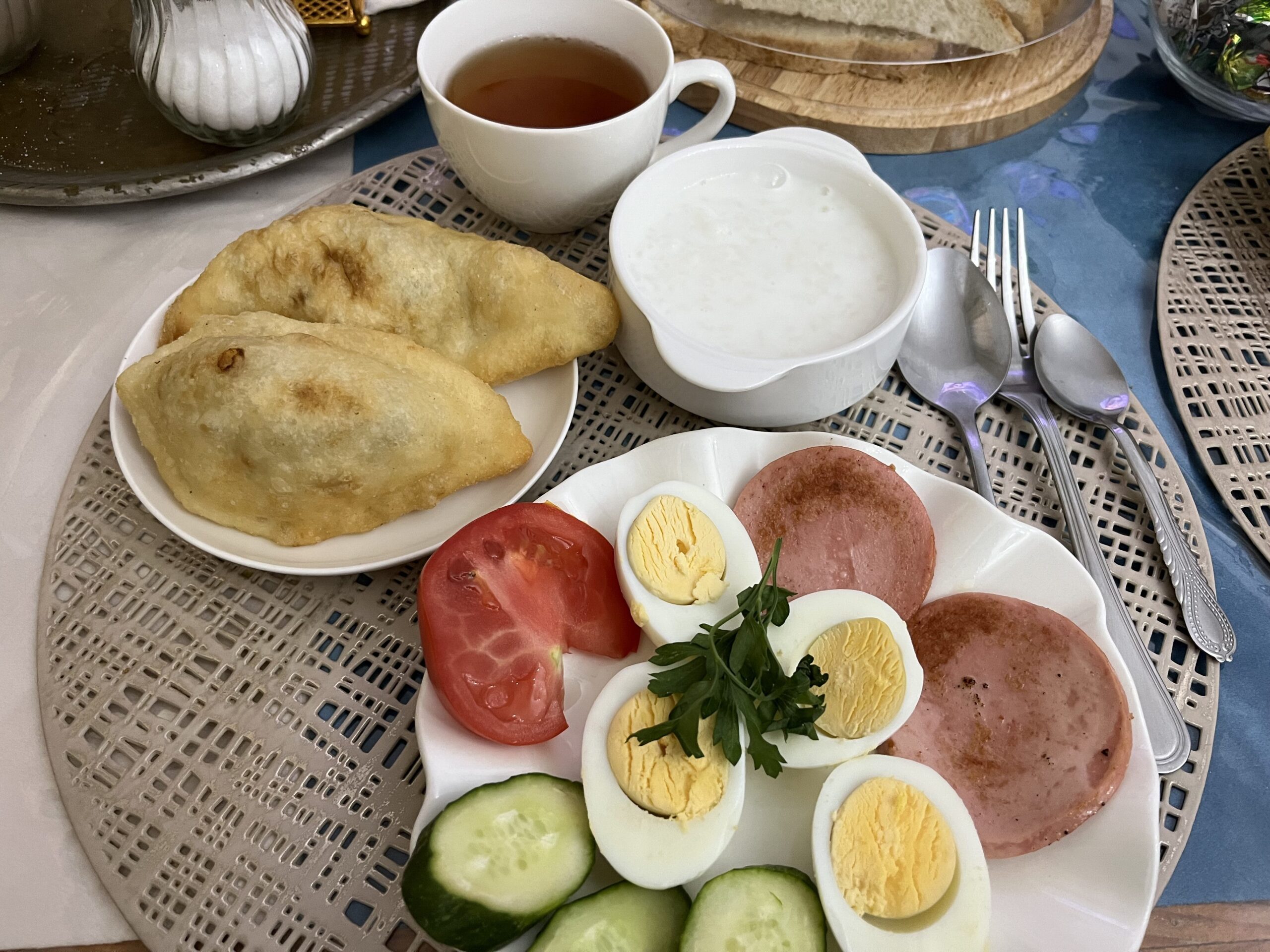 朝食