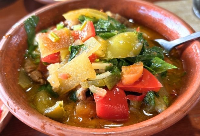 アシュの人気手作り料理を堪能