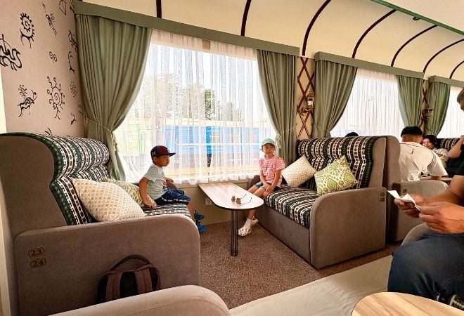 列車で行く夏のイシククル観光＆ソンクル絶景乗馬｜ビシュケク発3泊4日【未経験から】