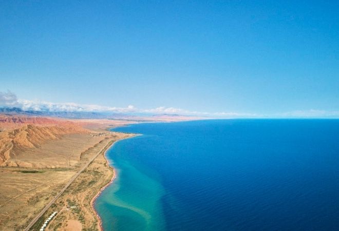 世界で2番目に大きい高山湖イシククルへ